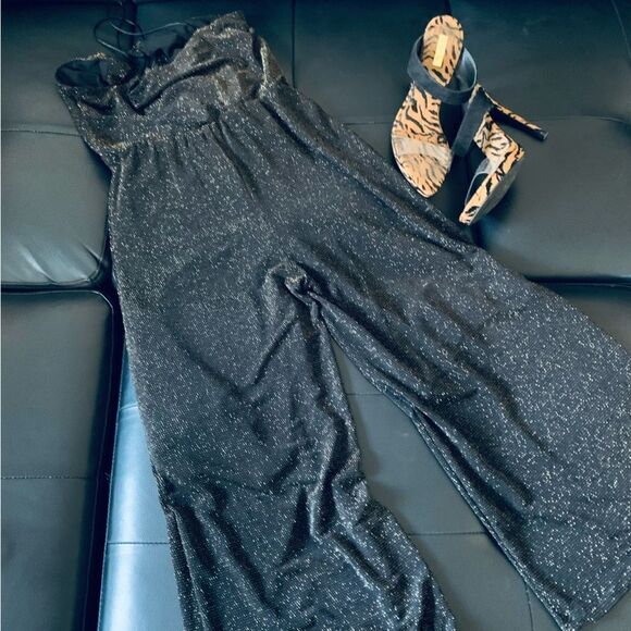 HOUSE OF HARLOW BLACK JUMPSUIT - Picture 5 of 10